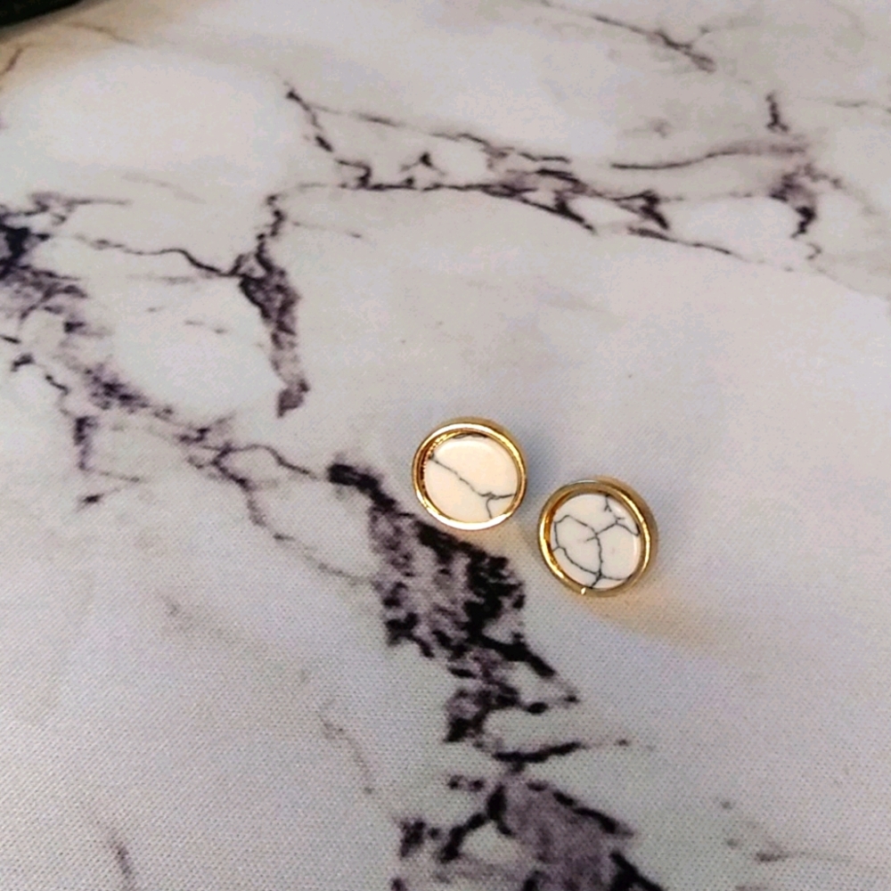 White marble stone stud earrings